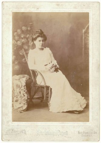 Louise Mack, 1870-1935 (Lähde: State Library of New South Wales)