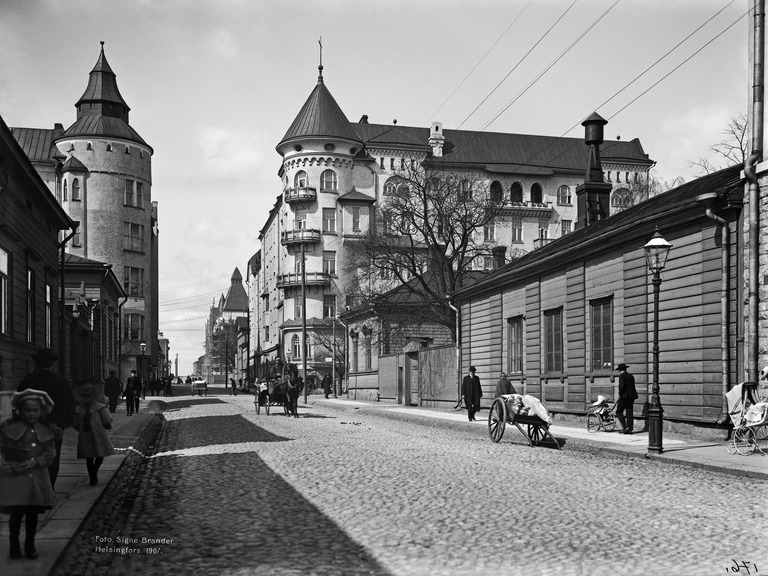 1907 . Fredrikinkatu 37, 39. Kuvaaja Signe Brander, Helsingin kaupunginmuseo