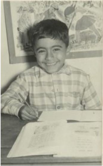 Hagarin isä, Asher Chen ensimmäisellä luokalla n. 1960