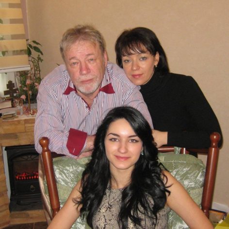 Evgeny, Yulia ja Anna