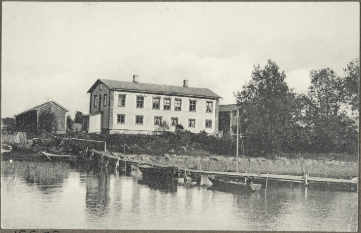 Kuva: koulurakennus Loviisassa. Museoviraston kokoelmat