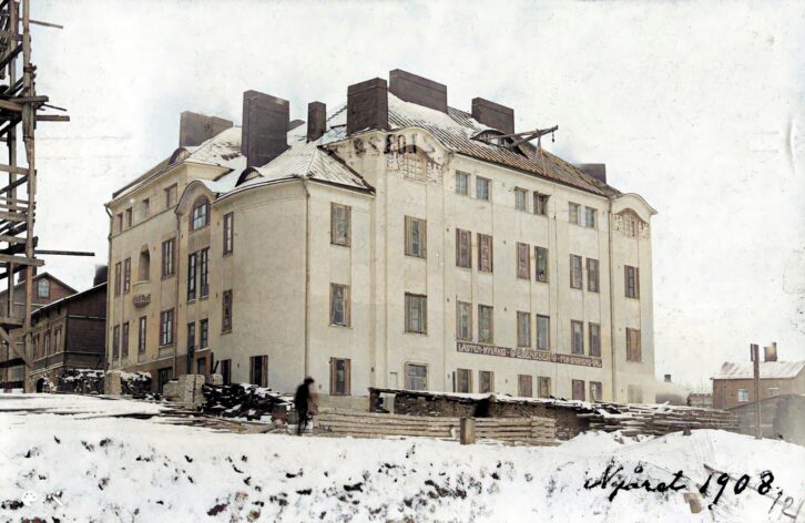 Ebeneser-talo, Helsinginkatu 7, valmistumisvuosi 1908. Flickr / Ebeneser-säätiö. Kuva on väritetty In Colorilla