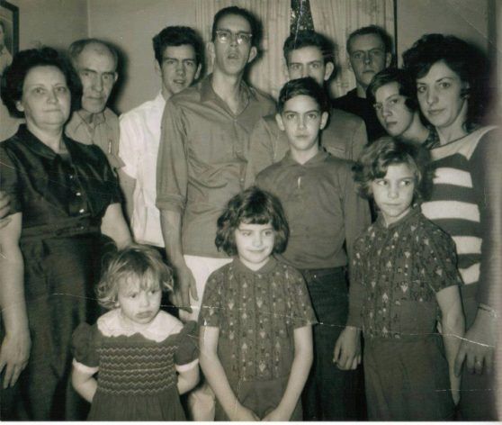 Raen isän perhe n. 1964