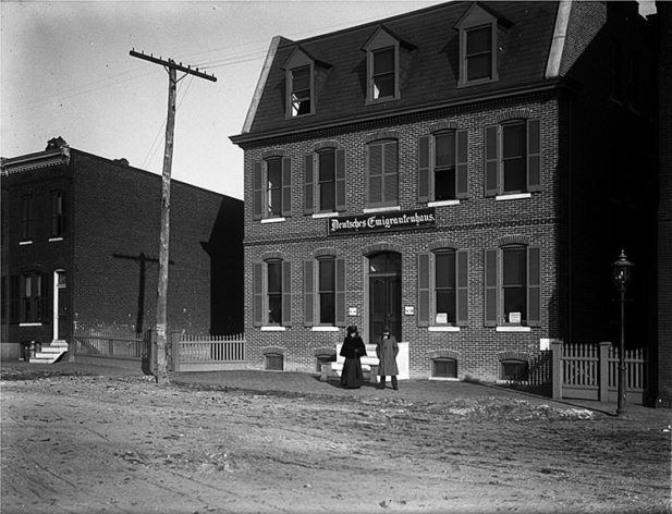 Deutsches Emigrantenhaus (Saksalainen maahanmuuttajatalo), 1308 Beason Street, Baltimore, Maryland 29.12.1904 (Lähde: Md. Historical Society Photographs)